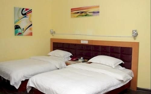 Yulin Jingtong Business Hotel