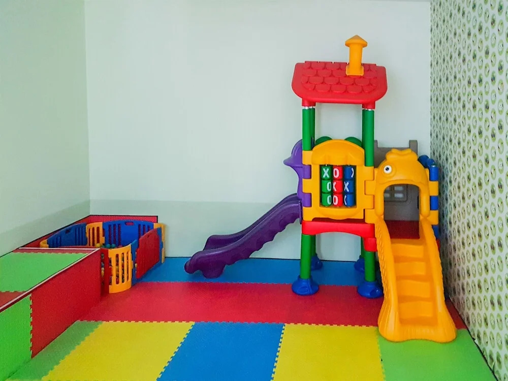 Stunning And Spacious 2Br Brooklyn Alam Sutera Apartment