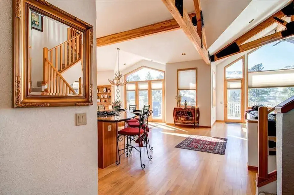 Gold Flake Lodge Main Street By Pinnacle Lodging