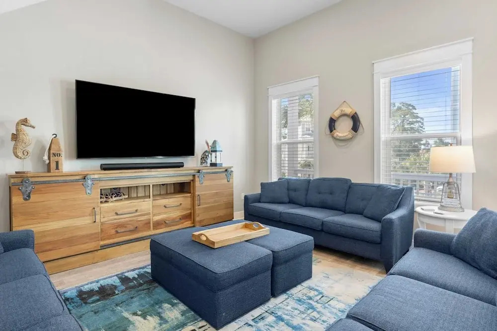 Mins to Beach Access + Pet-friendly + Golf Cart 30A White Sands by Avantstay