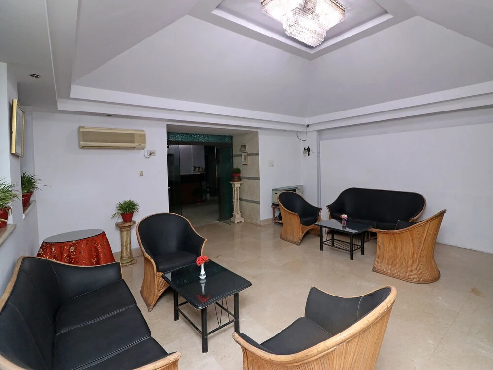 OYO 22269 Hotel Landmark Plaza