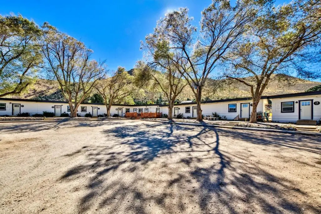The Historic West Walker Motel