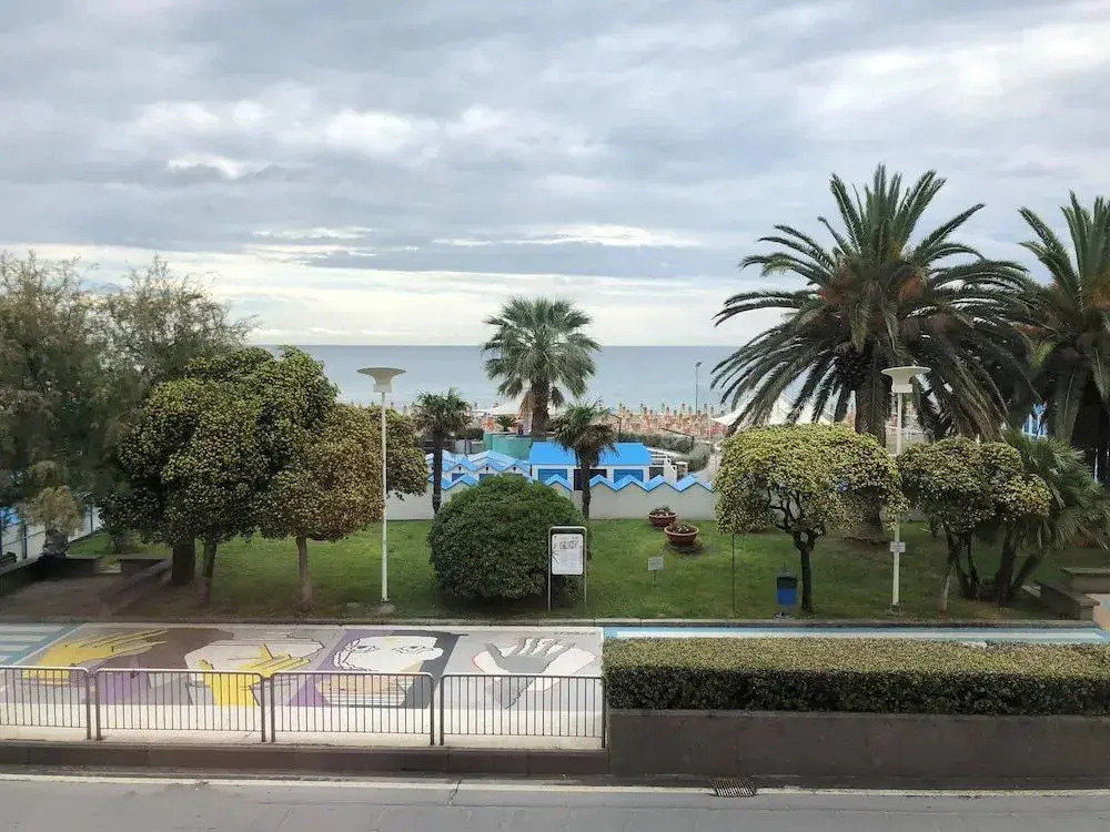 Lido Beach & Life Resort