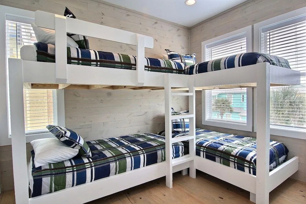 Lucky Enough Vw48 4 Bedrooms 3.5 Bathrooms Home