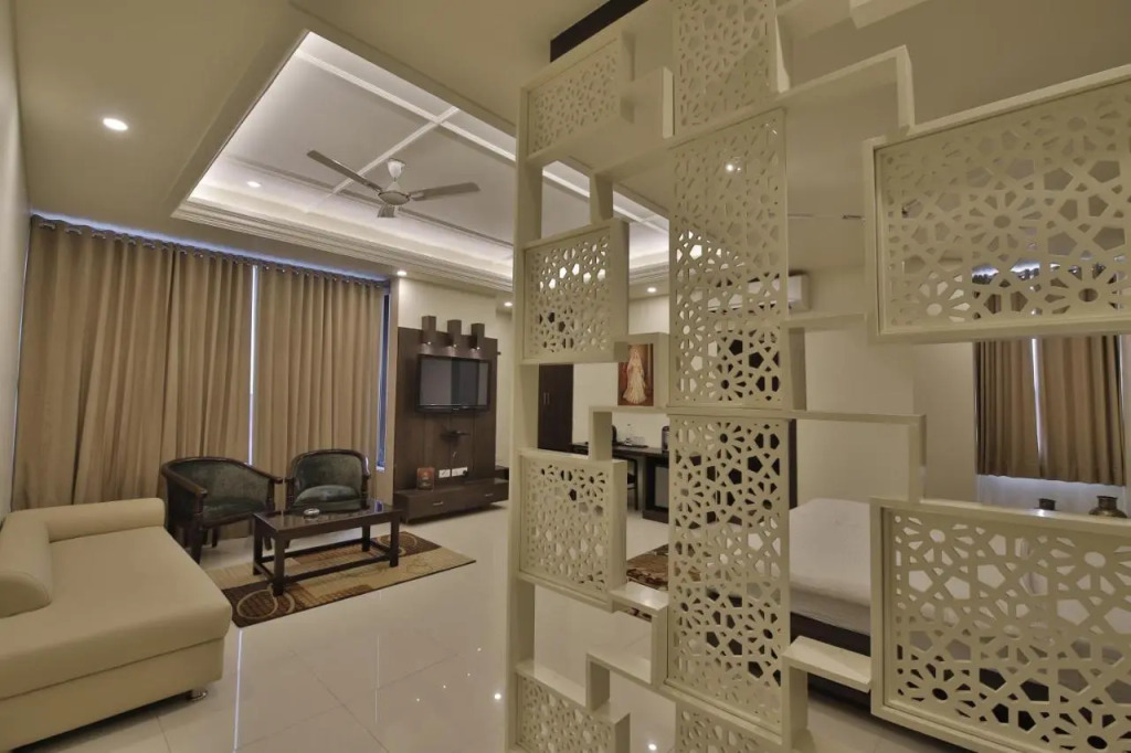 Hotel Grand Safari