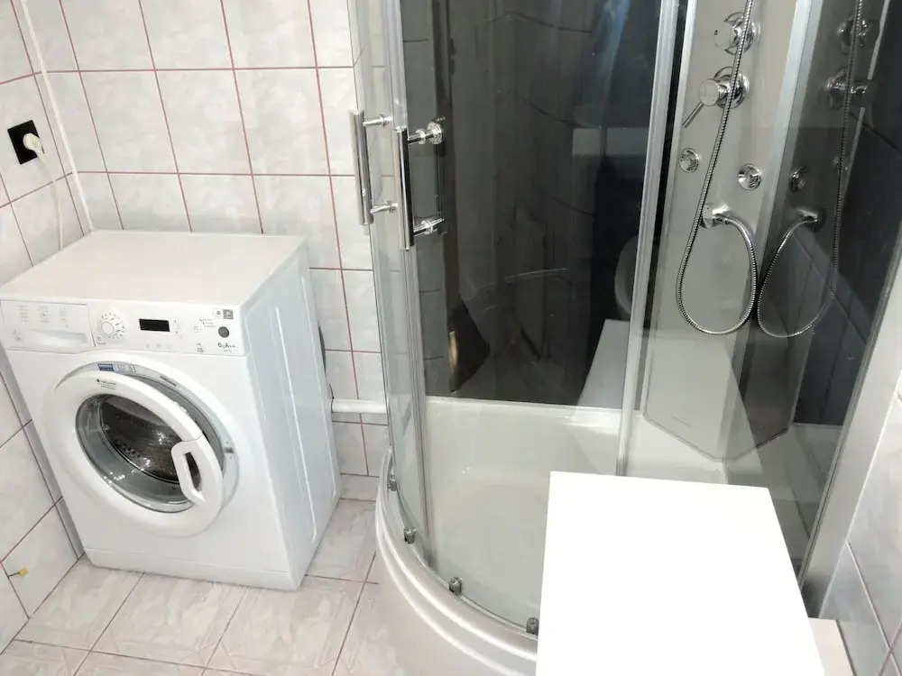 Large Holiday Apartment With a Garden in Stepnica