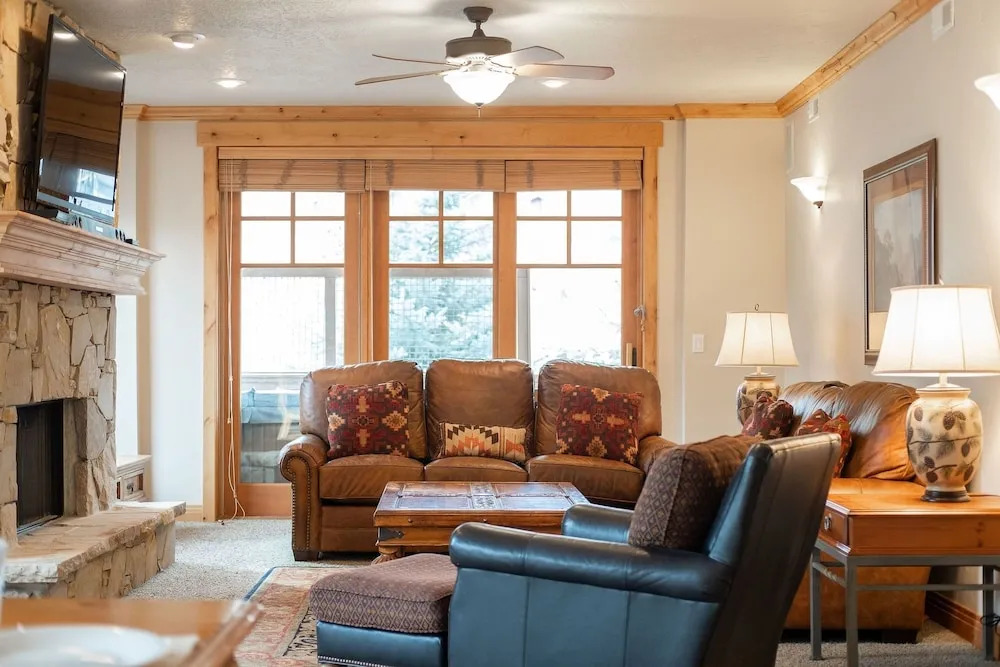 Town Pointe C201 3 Bedroom Condo by RedAwning
