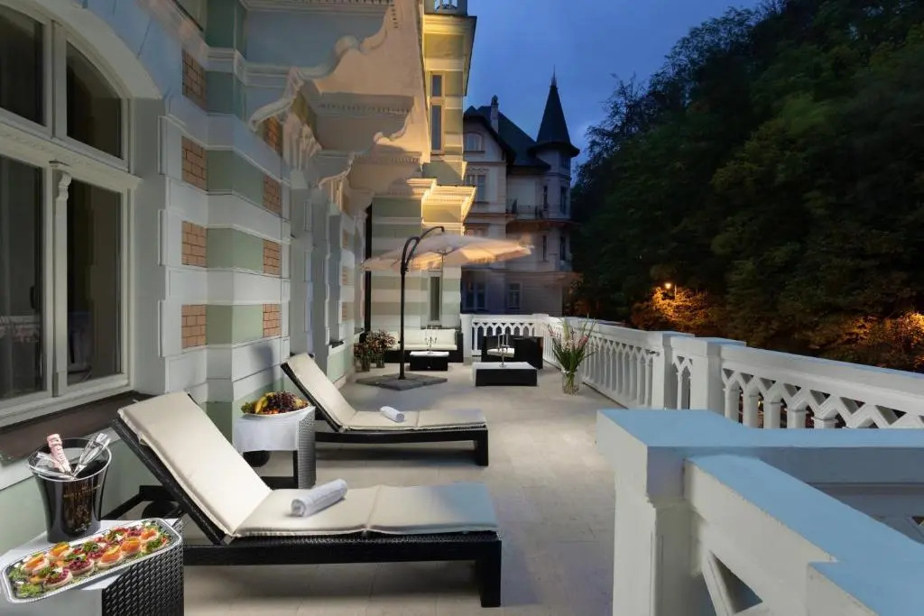 Savoy Westend Hotel