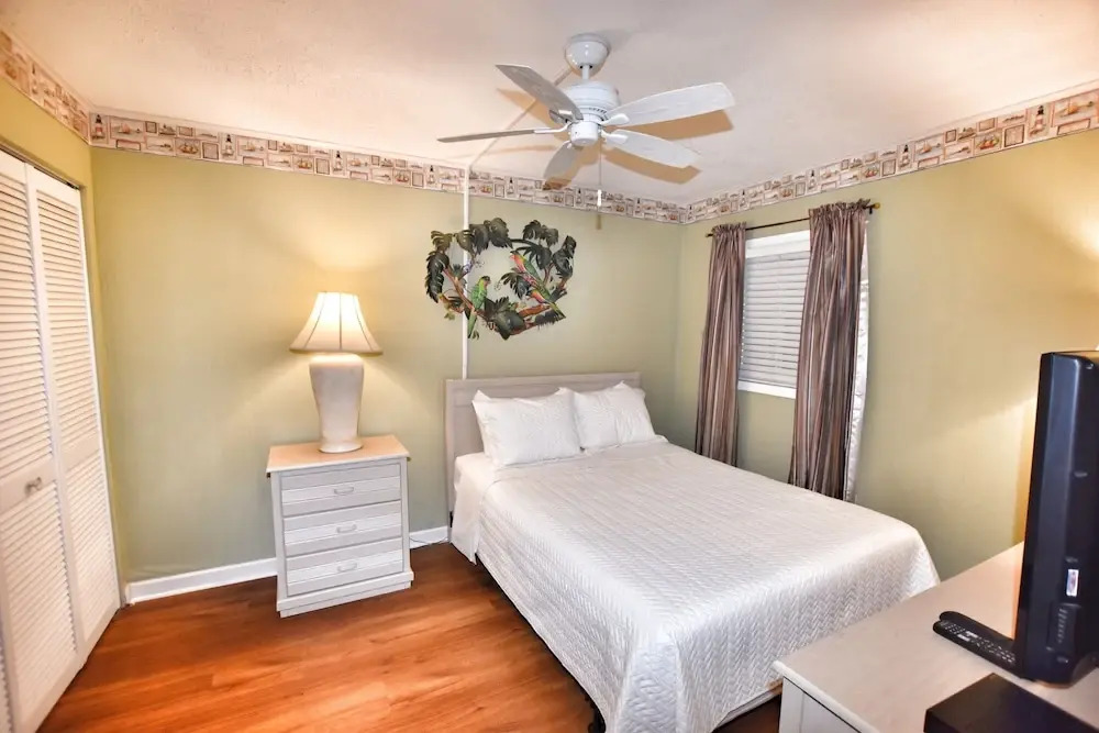 0111 Waters Edge Resort 2 Bedroom Condo by Redawning
