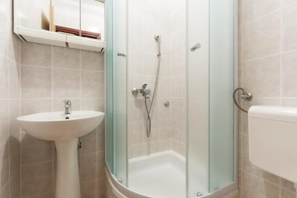 Apartment & rooms Ivica