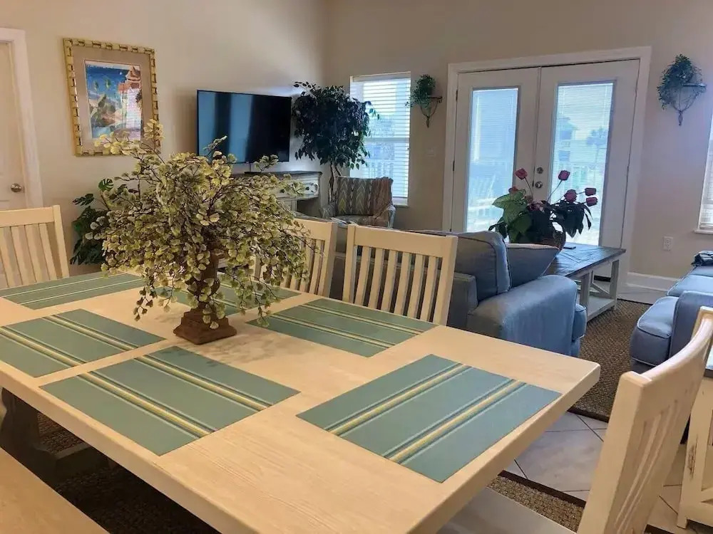 Pavilion Palms 205b