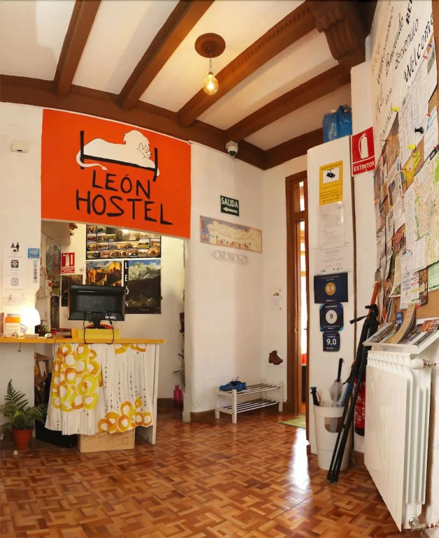 Leon Hostel