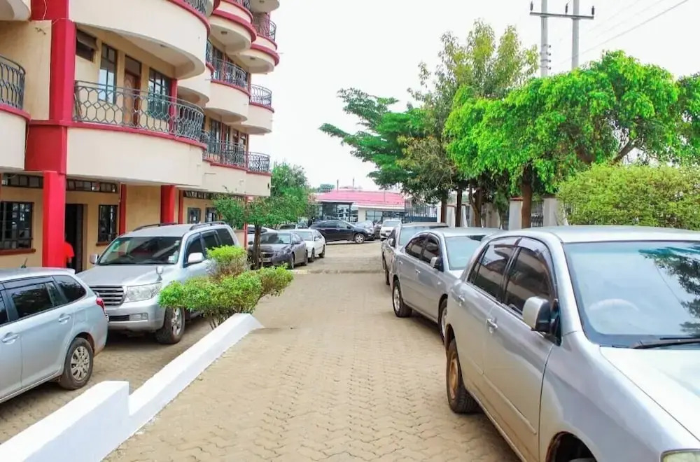 Kim's Breeze Hotel Ltd and Choma Zone