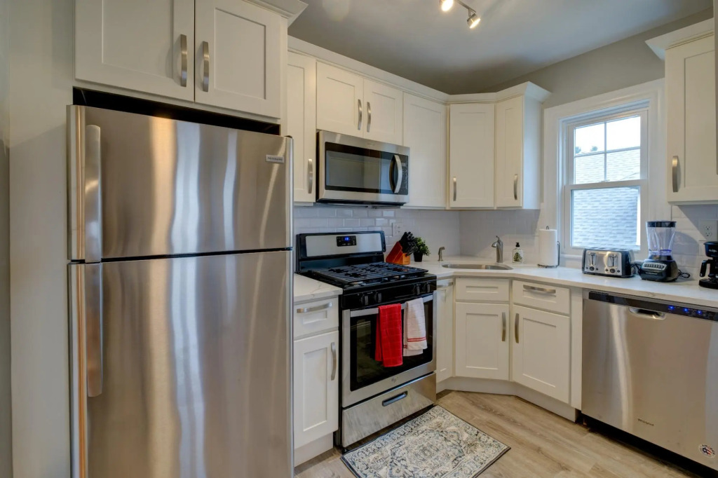 Spacious 2bd/1ba | Free Parking | 3D TOUR
