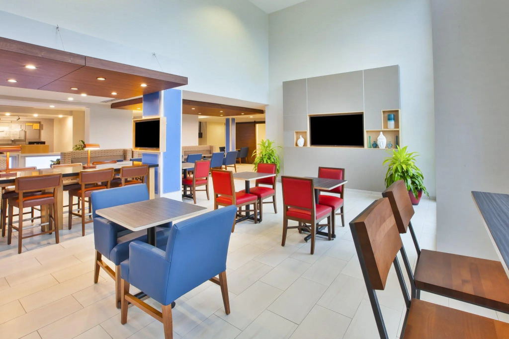Holiday Inn Express Rochester-Victor by IHG