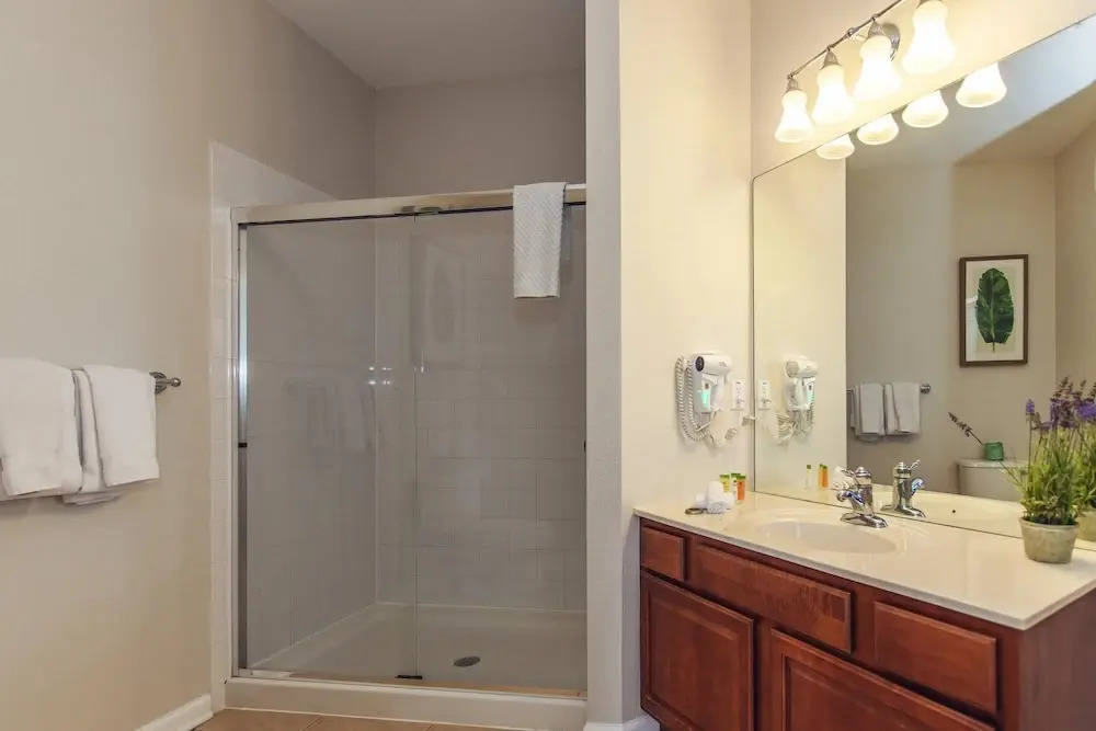 Vista Cay Standard 3 Bedroom Condo 3104