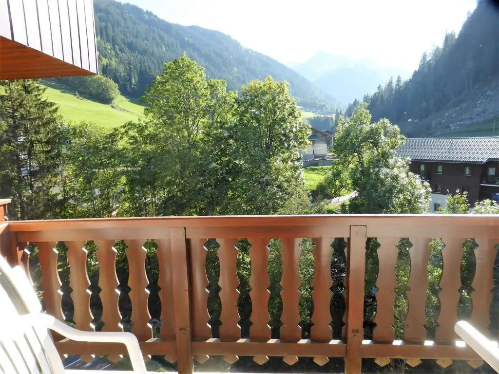 Appartement cosy pour 4-5 personnes, centre village, proche pistes, ascenseur, bien équipé - FR-1-342-163