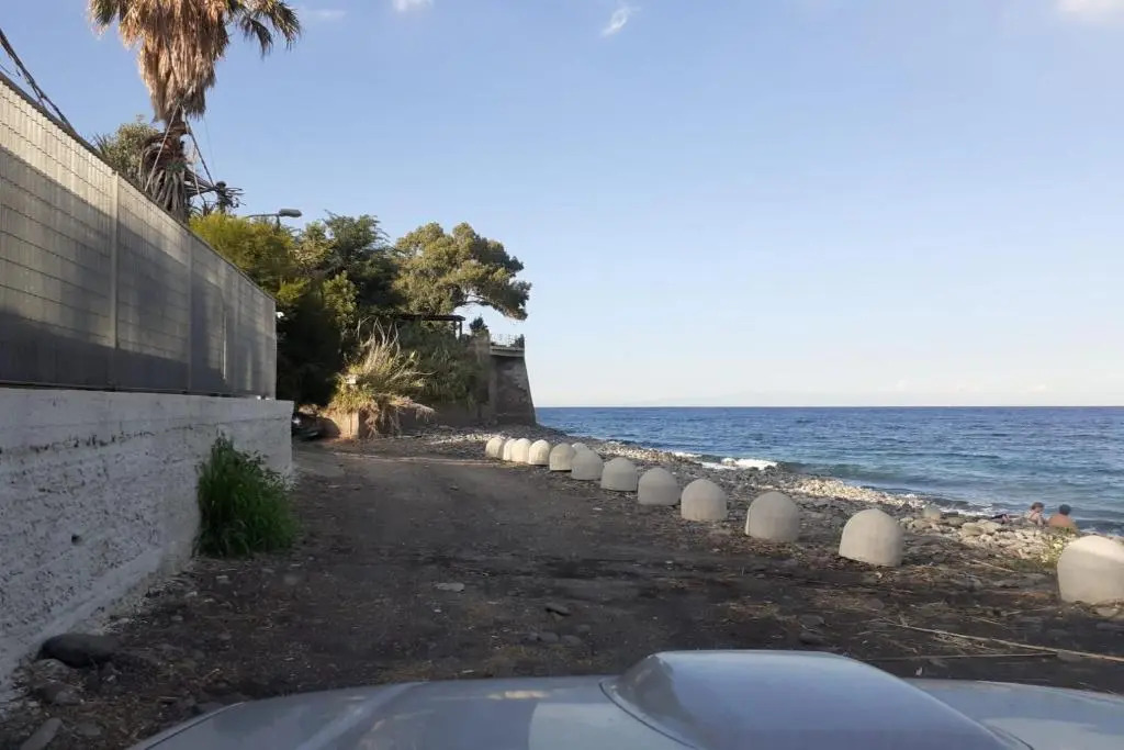 Casa Azzurra Front Beach