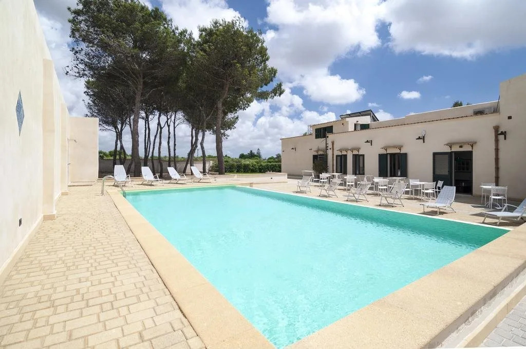 CASALE DOME 14&2, Emma Villas