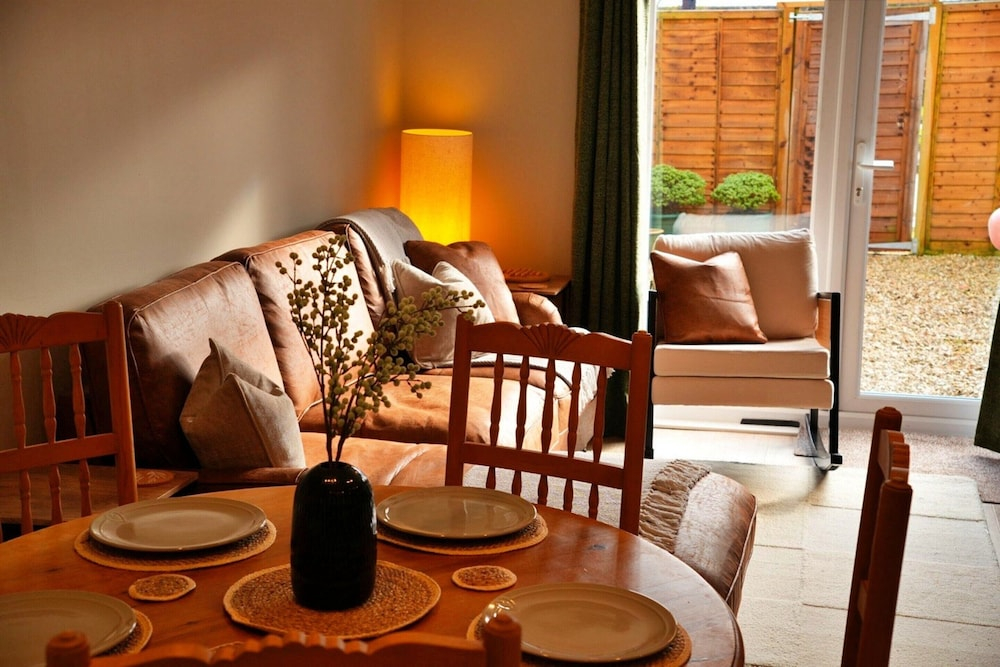 Pet-friendly Countryside Holiday Home, No Deposit