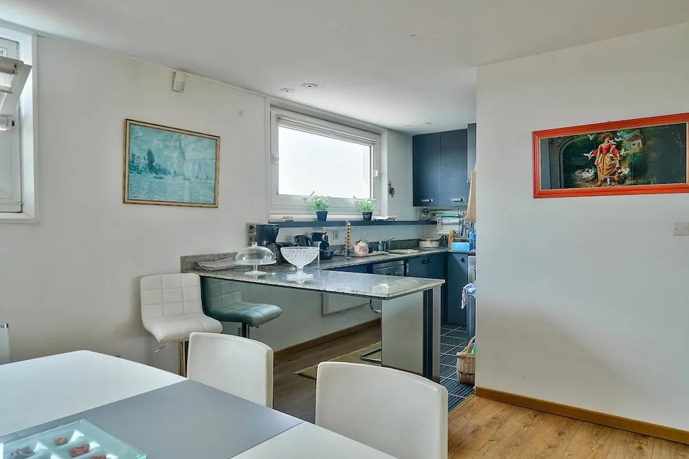 Splendid 160m2 Apartment With Terrace