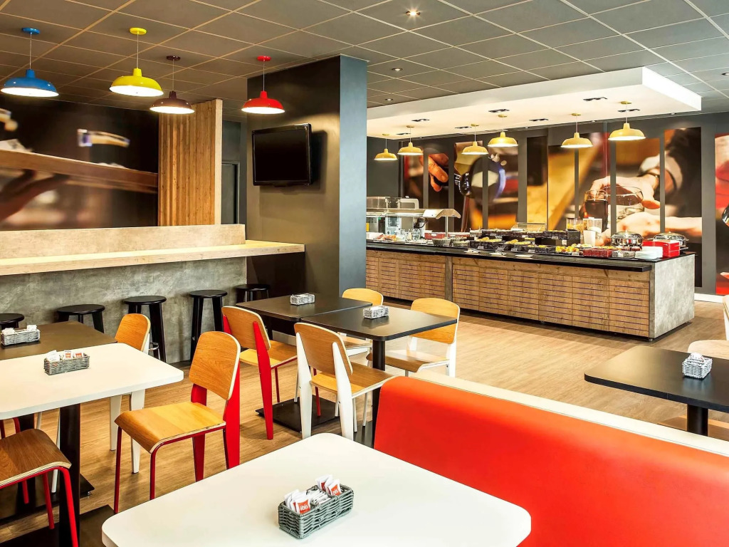 ibis Macae