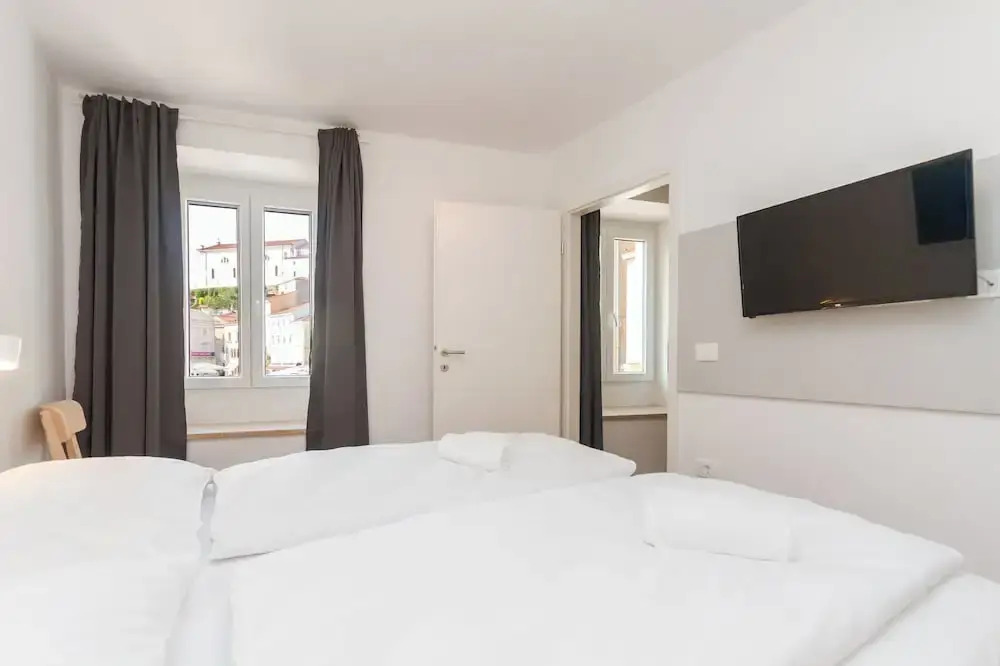 Premium City Center Apartment Tartini 2