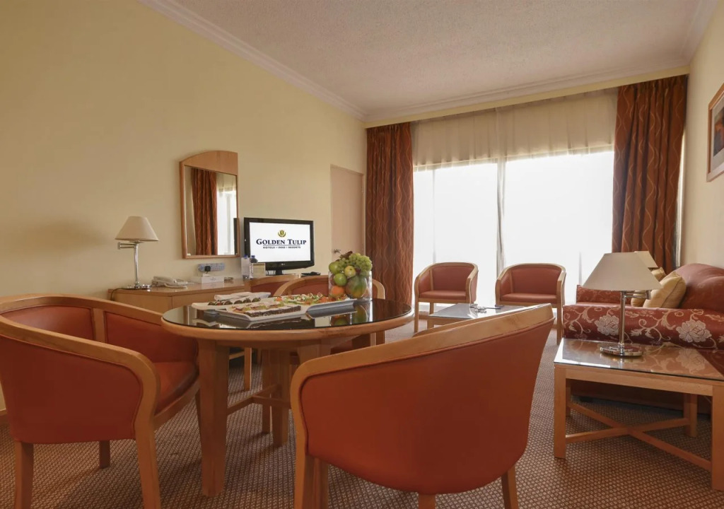 Golden Tulip Seeb