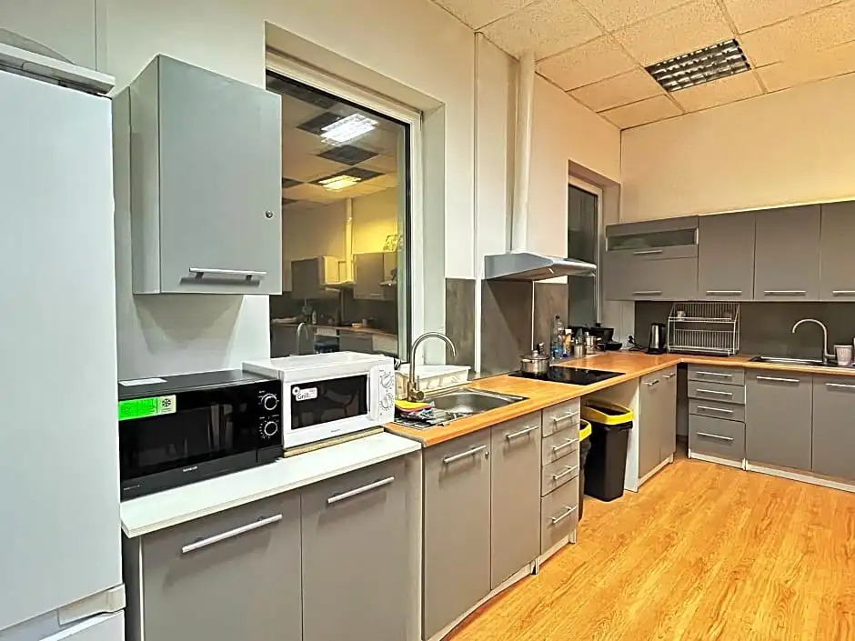 Fry House Hostel - 15min to Dworzec Zachodni, 5min to Klub Progresja