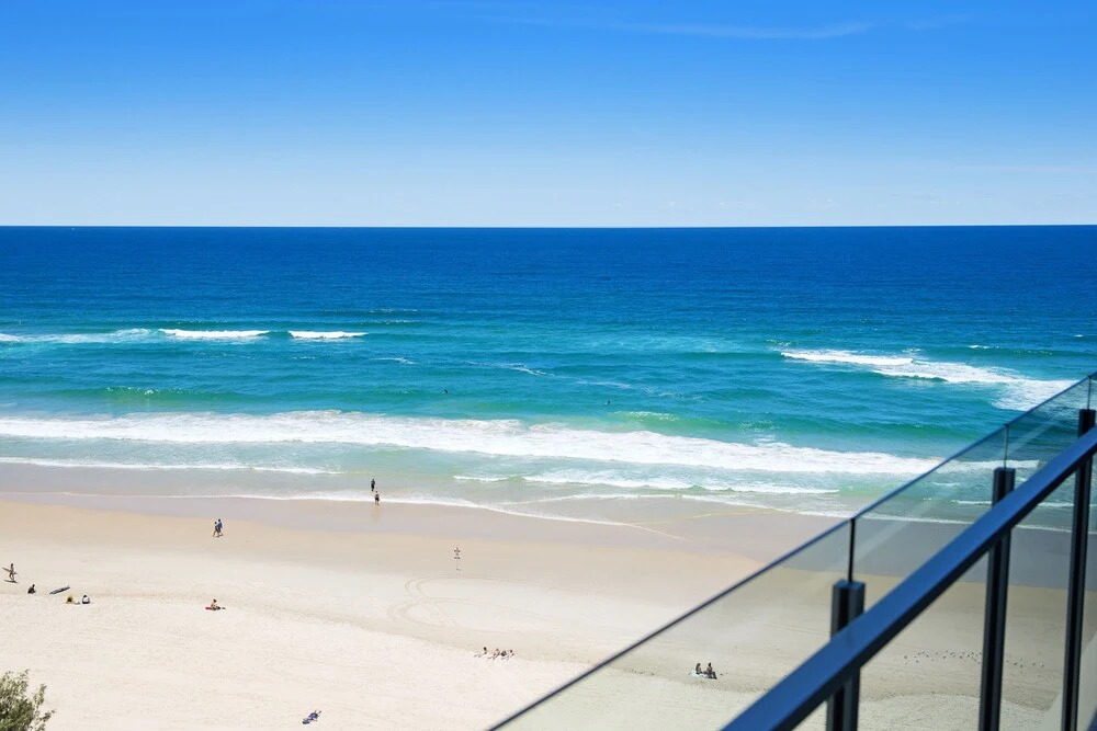 Absolute Beachfront - Central Surfers Paradise