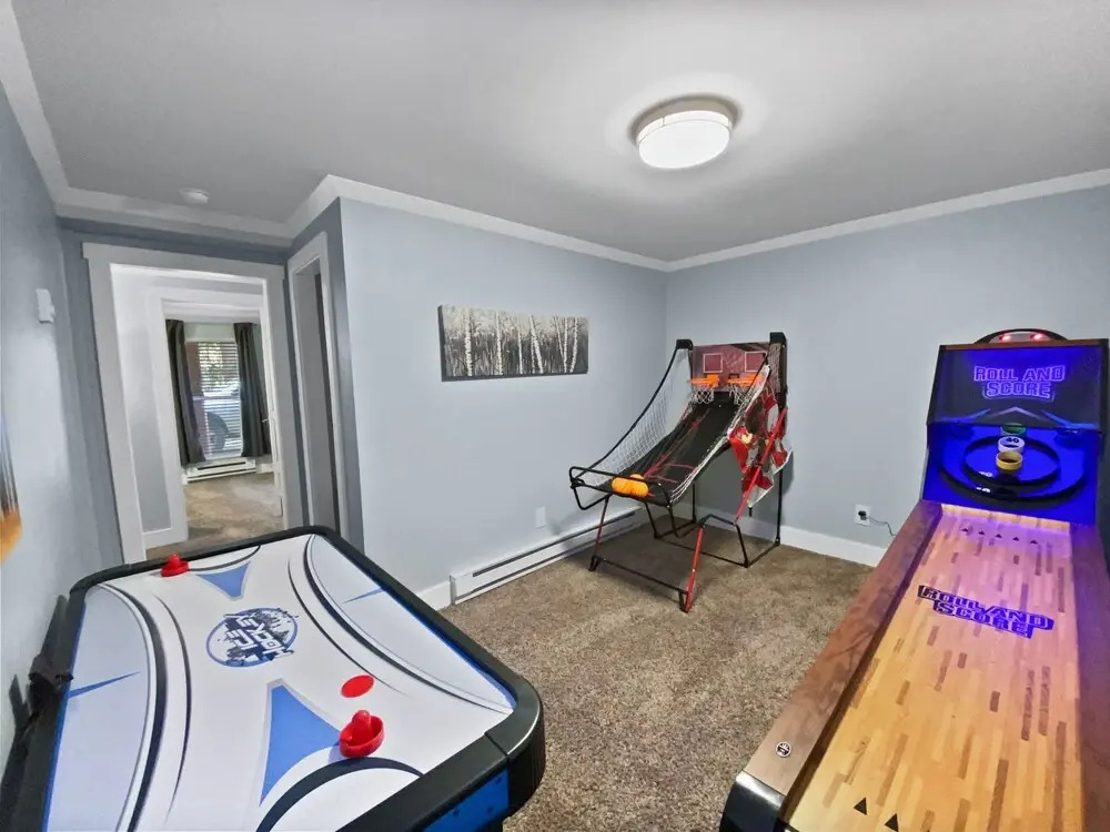 Ski Hill 3 Bedroom Home by Redawning