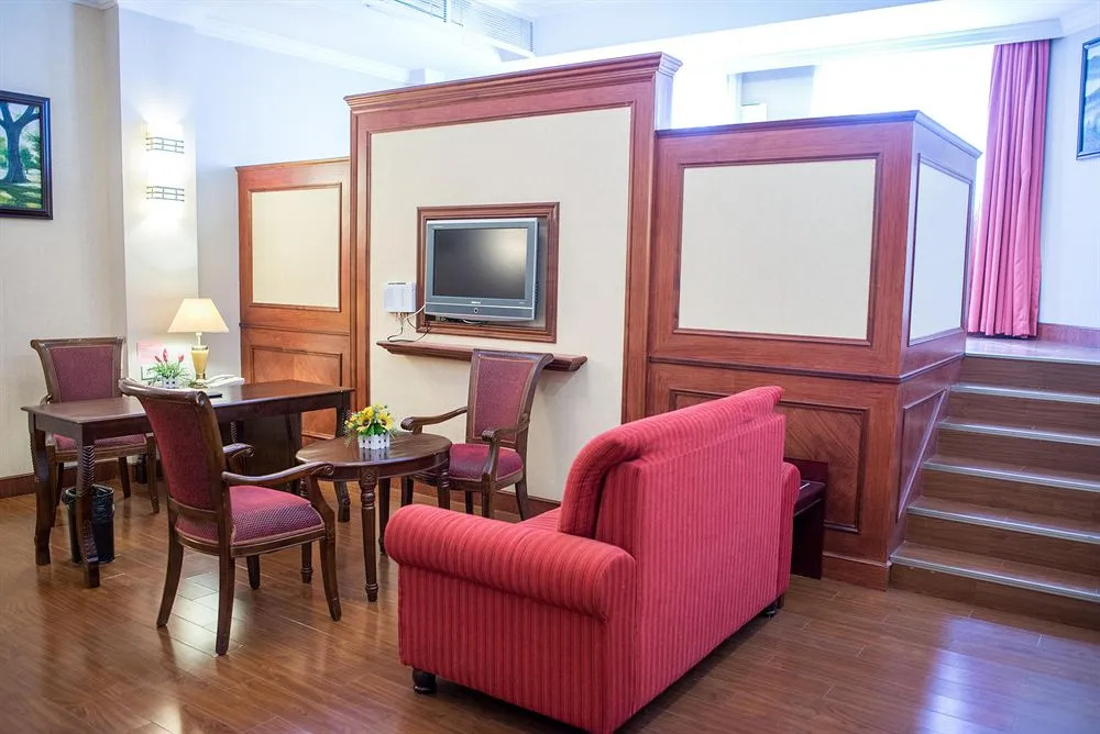 Junius Boutique Hotel