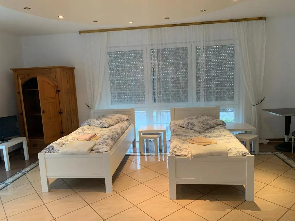 Ferienwohnung 2 mit Garten