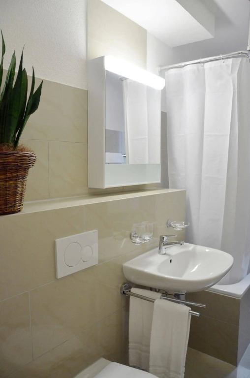 Rent a Home Landskronstrasse - Self Check-In