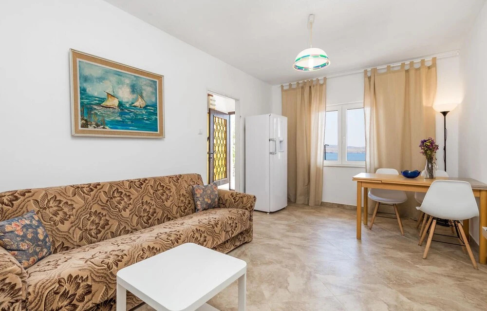 Nice Home in Cesarica With Wifi and 2 Bedrooms