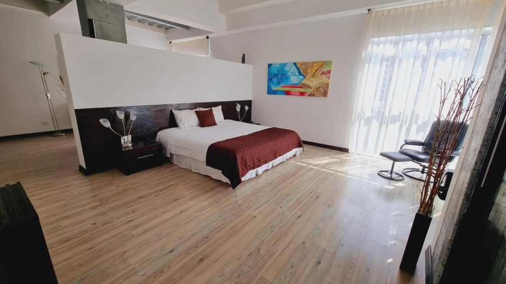 Hotel Habitat Suite