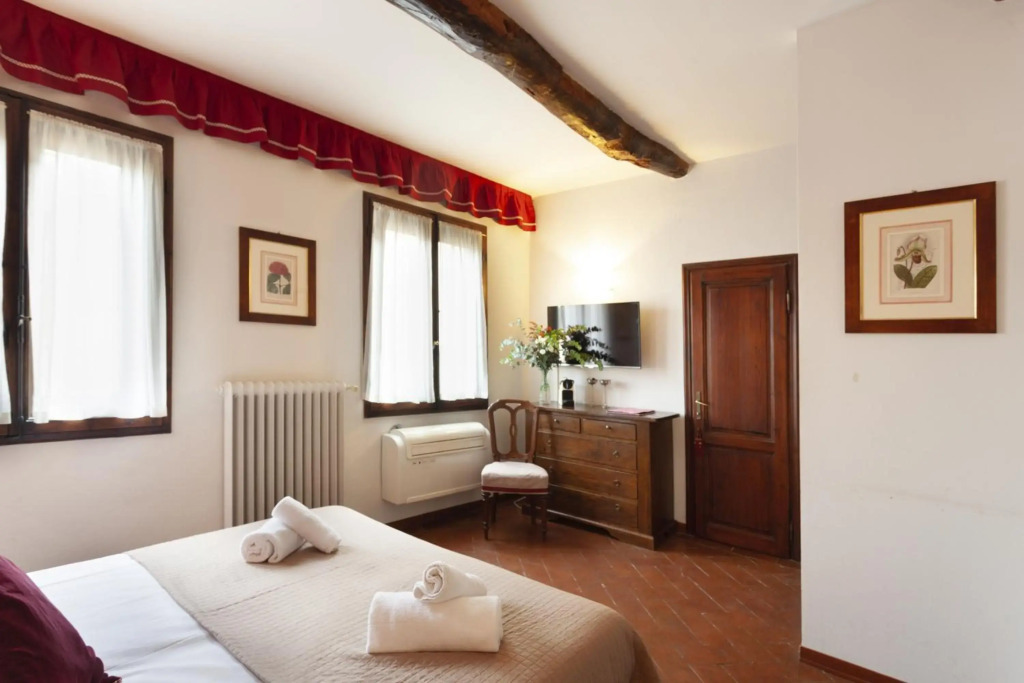 S. Spirito Studio Flat