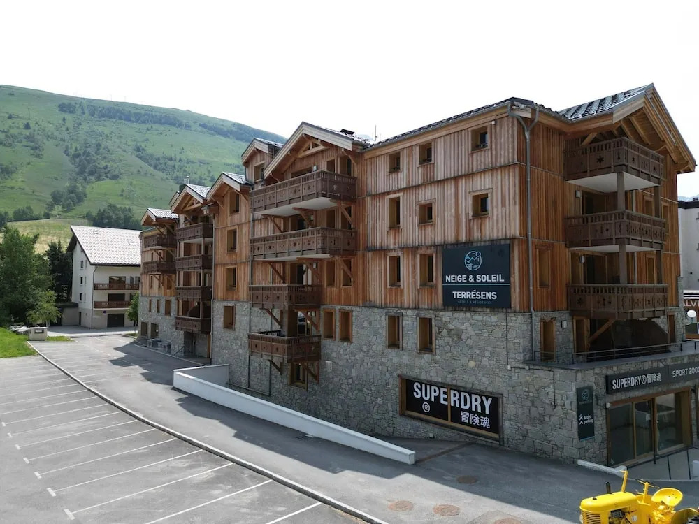 Apartment in Les Deux Alpes Near Ski Lifts