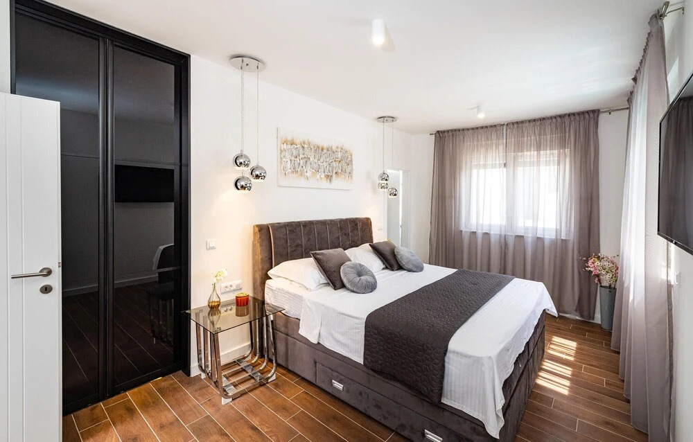 Nice Home in Zaton With 3 Bedrooms, Wifi and Heated Swimming Pool