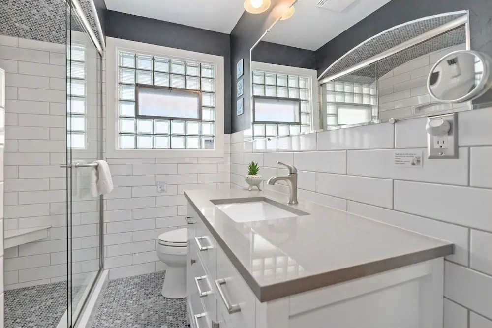 Historic Mountain Ave Bungalow - Walk Everywhere!