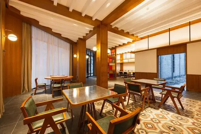 Chikan Diao Lou Hotel