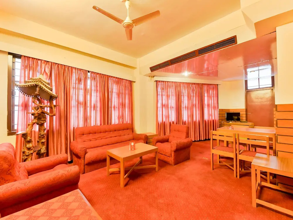 OYO 15247 New Woodlands Hotel