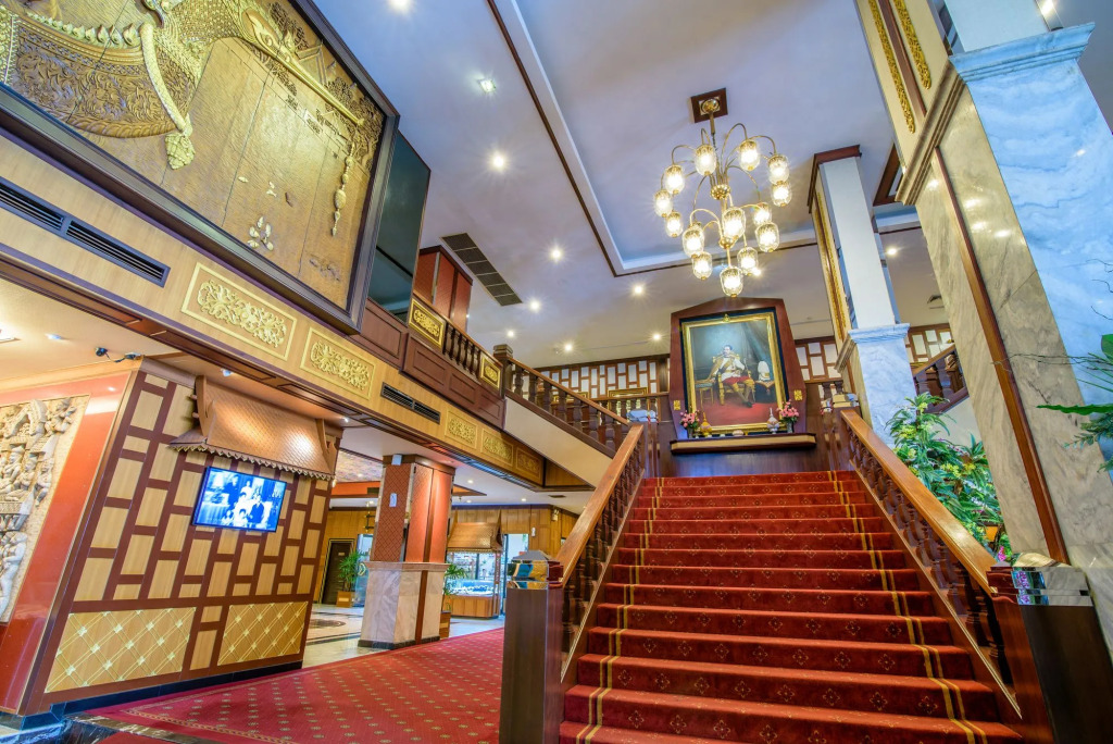 Alexander Hotel