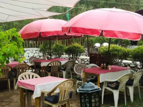 Nilza Guesthouse And Restuarant