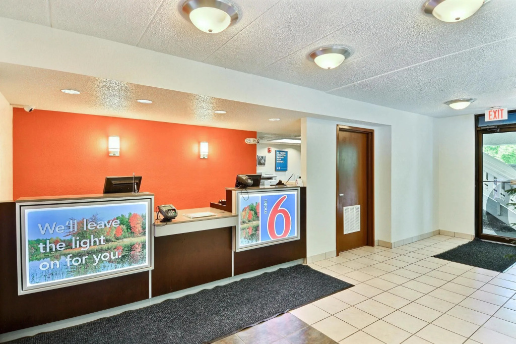 Motel 6-Nashua, NH - South