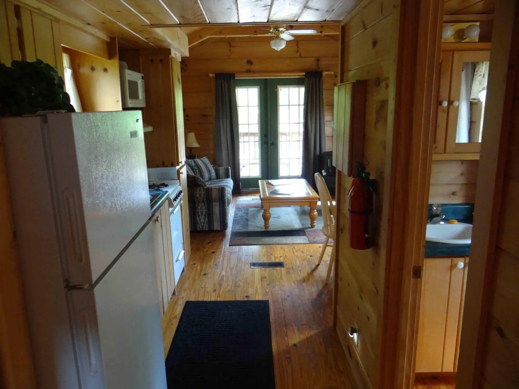 Engadine Inn and Cabins