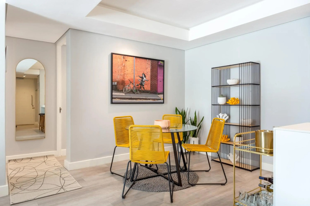 Trendy 2 bedroom apartment in Greenpoint, Cape Town.