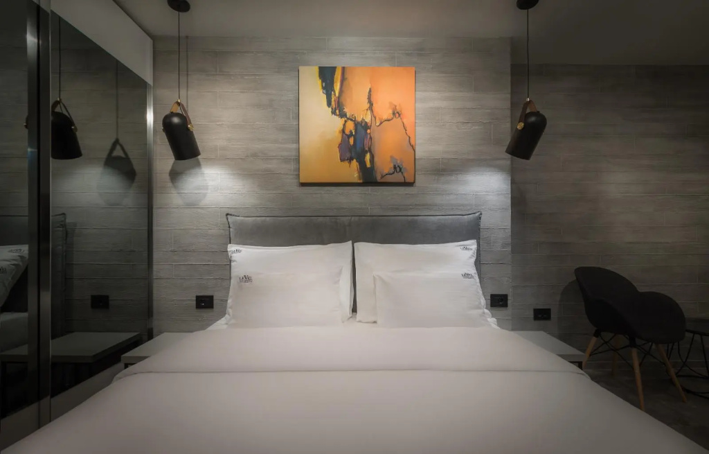 Level Luxury Suites