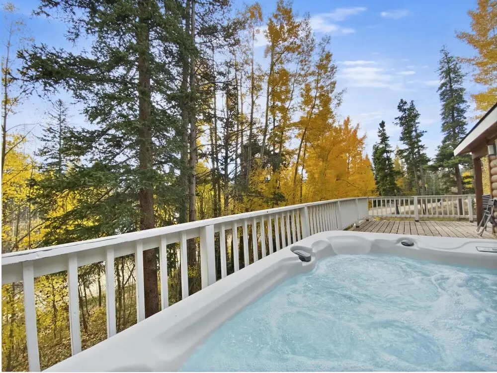 Ski Hill 3 Bedroom Home by Redawning