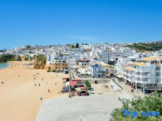 BnB Homes Villa Verde - swimming pool, marina view, BBQ and games room, garden